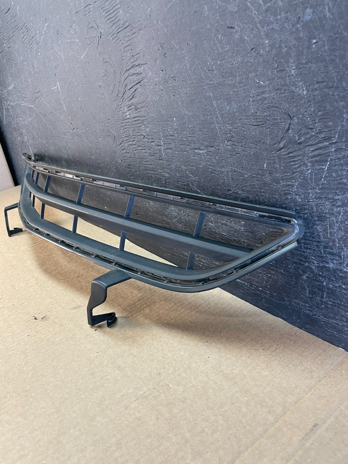 2013 to 2017 Buick Enclave Front Lower Grill Grille AF3675 DG1