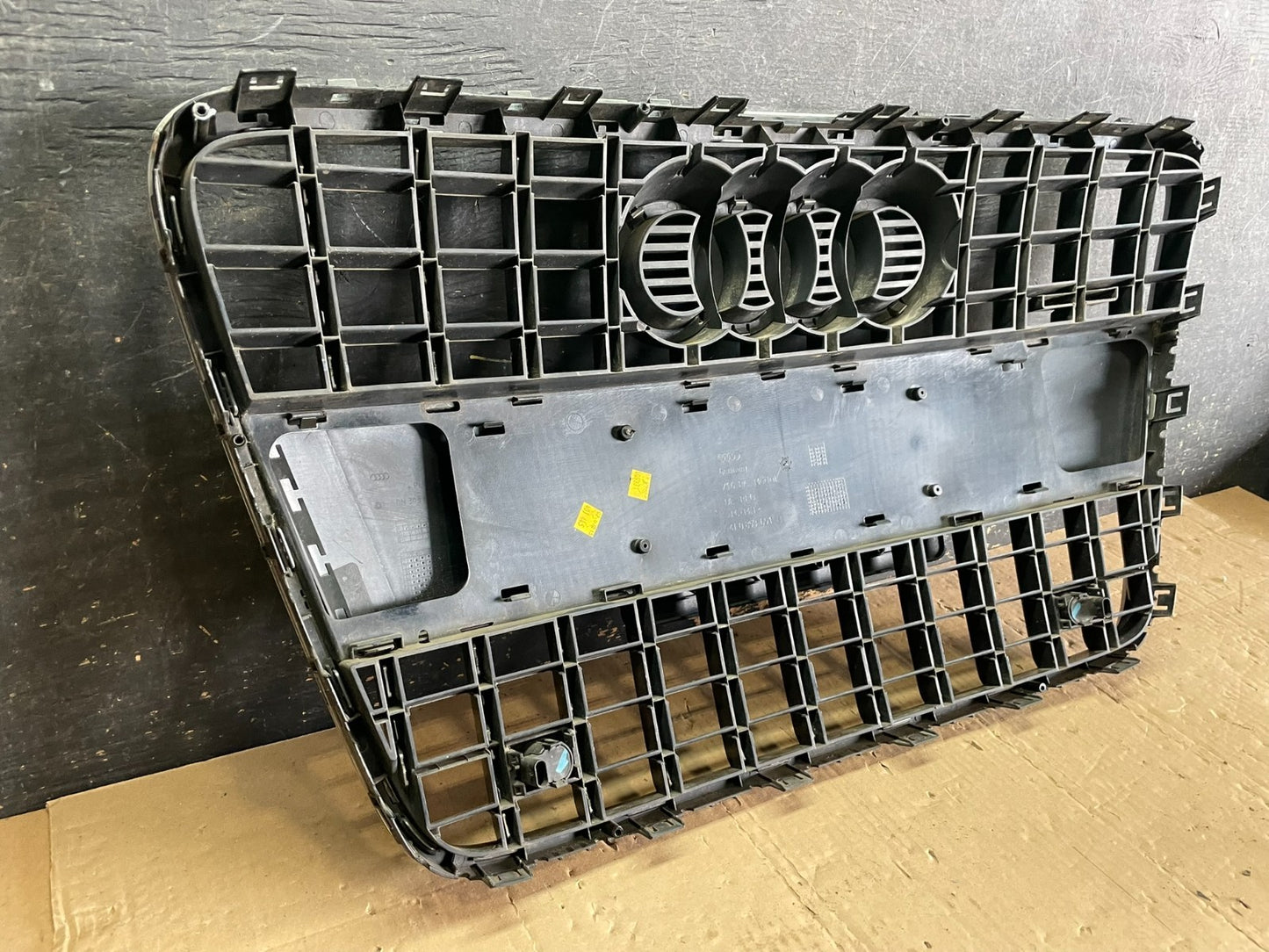 2010 to 2015 Audi Q7 Front Upper Grill Grille  OEM AA8926 DG6