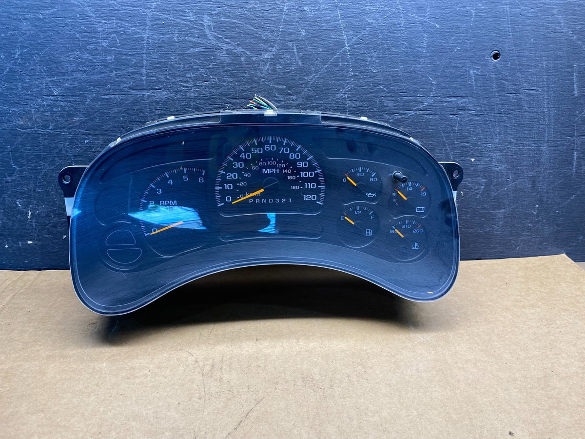 2003 to 2006 Chevrolet Avalanche Speedometer Instrument Cluster ah6962 DG0