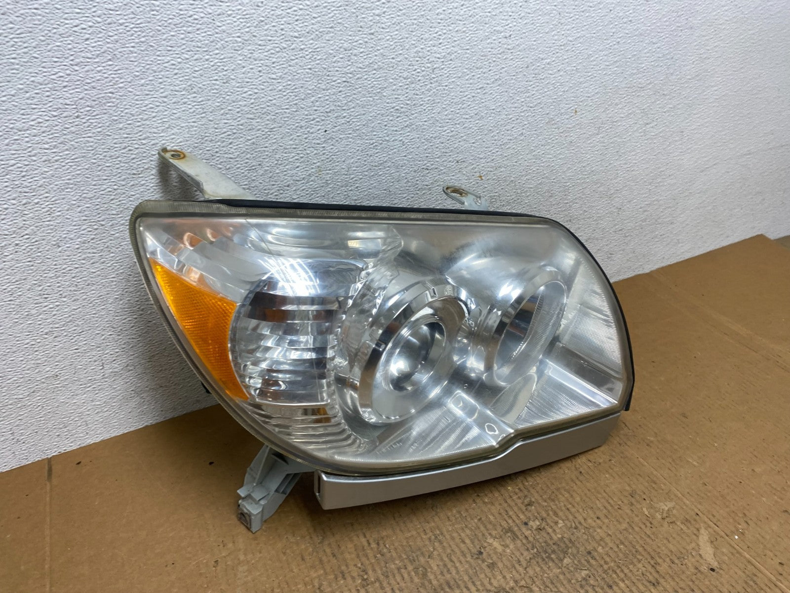 2006-2009 Toyota 4Runner Halogen Right Passenger Projector Headlight AE1615 DG2