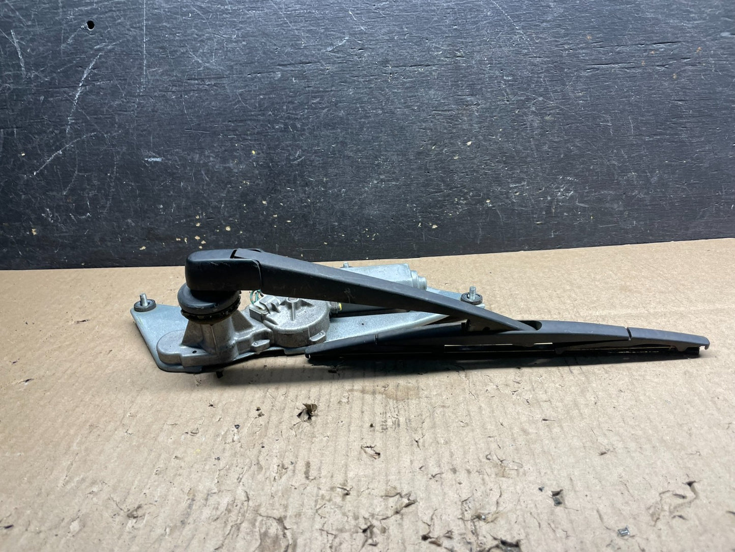 2003 to 2011 Honda Element Rear Windshield Washer Wiper Motor V8830 PS3