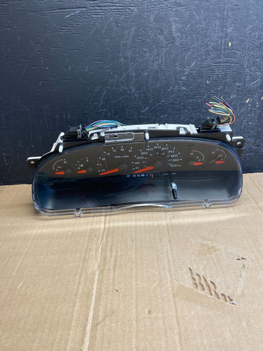 2006 Ford E350 Gauge Speedometer Cluster ad7056 DG0