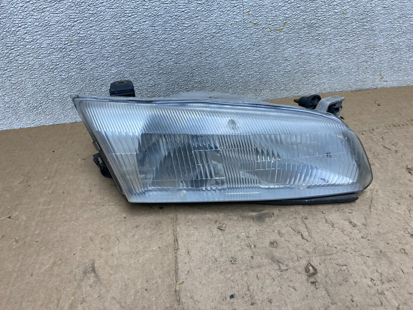 1997 1998 1999 Toyota Camry Right Passenger RH Halogen Headlight X2116 DW0
