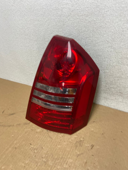 2005 2006 2007 Chrysler 300 Right Passenger Rh Side Tail Light AG0506 LK1