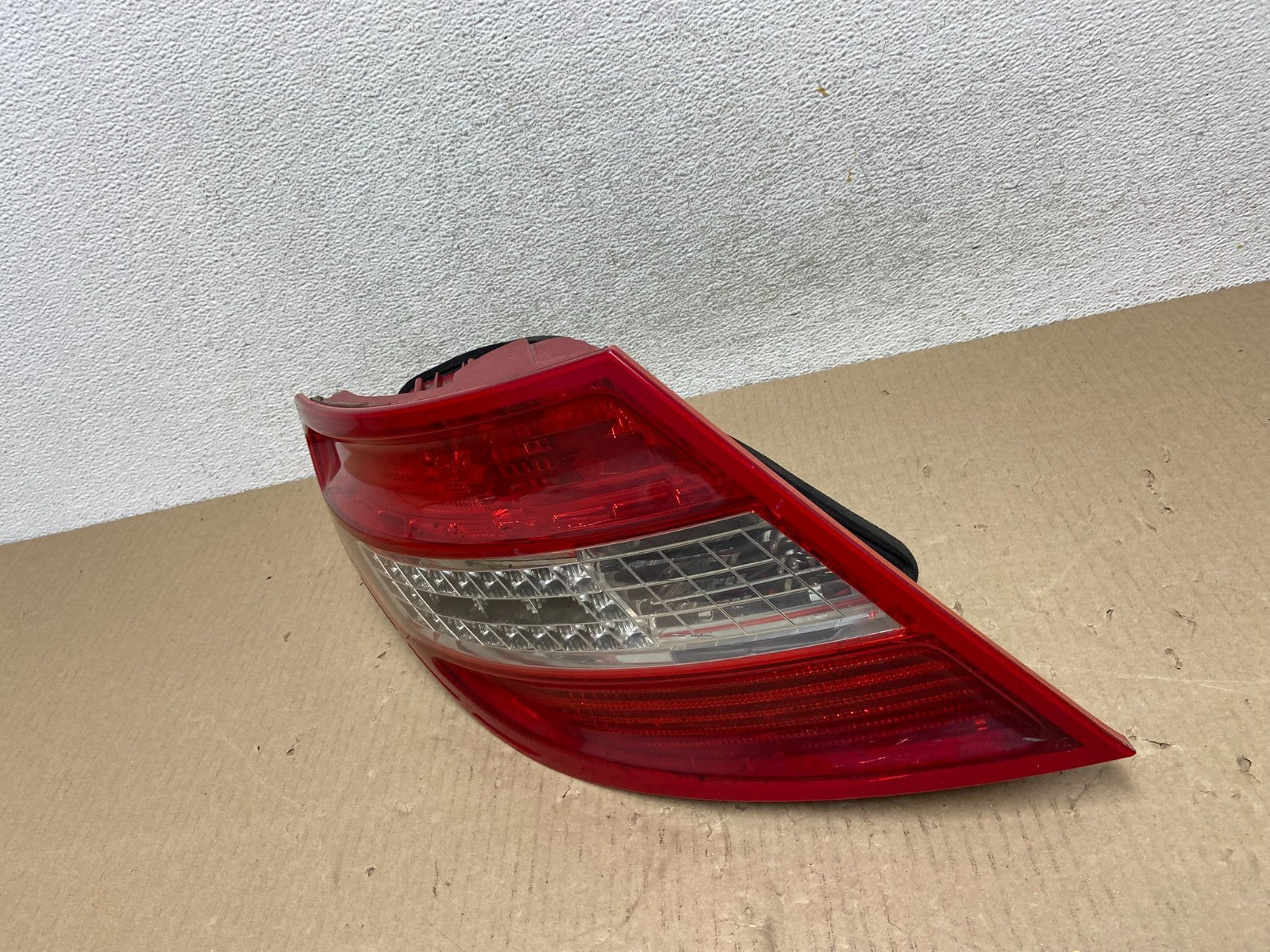 2008 - 2011 Mercedes C-Class Left Driver LH LED Tail Light AG5917 DW1