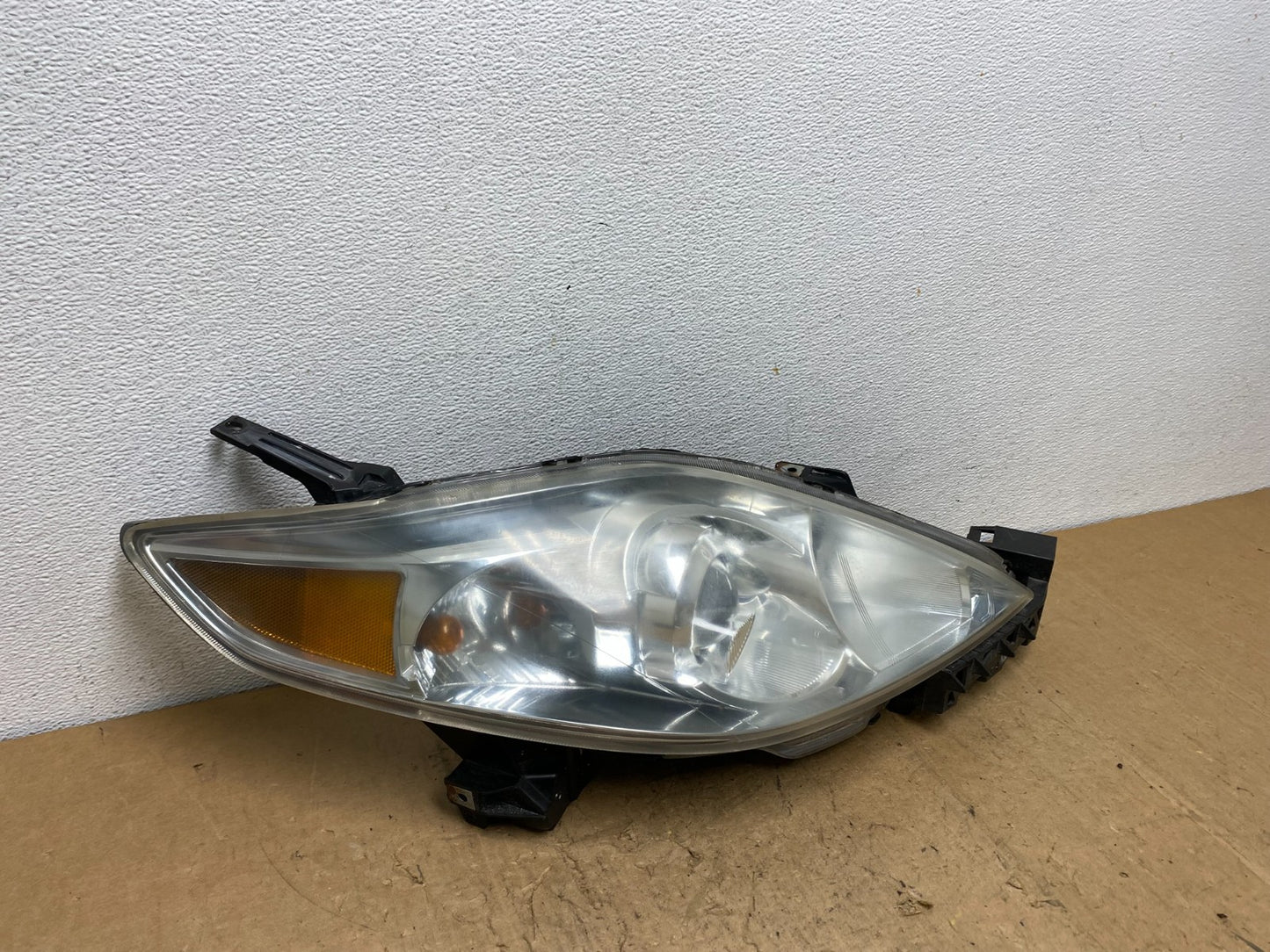 2006 2007 Mazda 5 Right Passenger RH Side Halogen Headlight AD0690 DW2