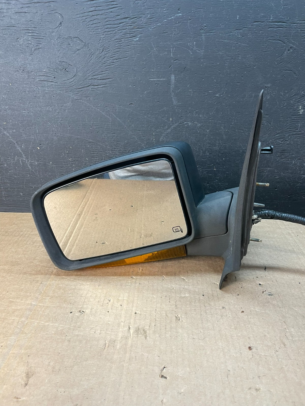 2003-2006 Ford Expedition Left Driver LH Turn View Door Heated Mirror AE8473 DW8