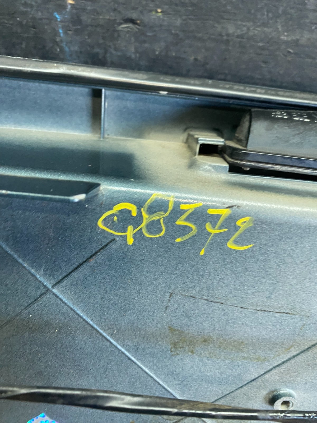 2004-2009 Cadillac SRX Trunk Panel Lid Backup License Plate Oem Q8572 DG11