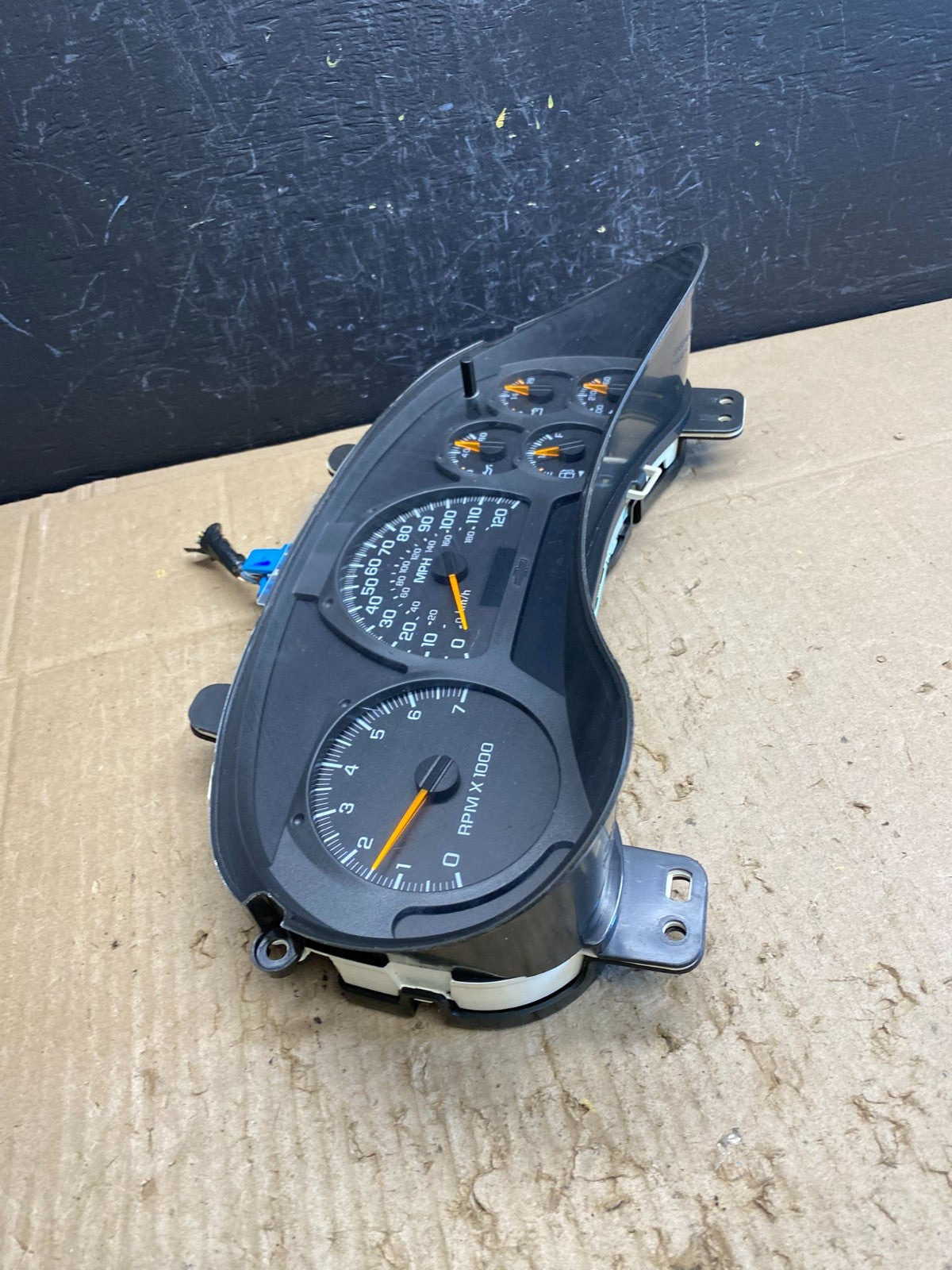 2002 to 2005 Chevrolet Trailblazer Speedometer Cluster Gauge OEM  AC4640 DG1