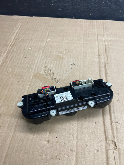 2012 - 2015 Volkswagen Passat Center Climate Control Panel AC Heater AD7123 DG4
