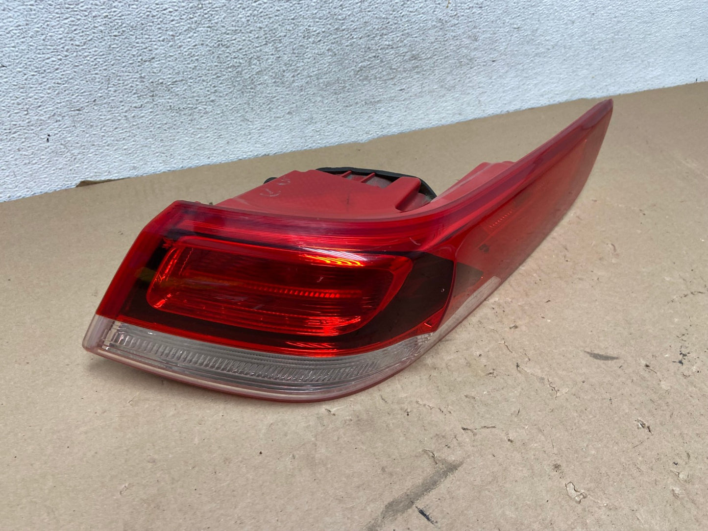 2016 to 2020 Kia Optima Right Passenger RH Side Tail Light AG4117 LK2