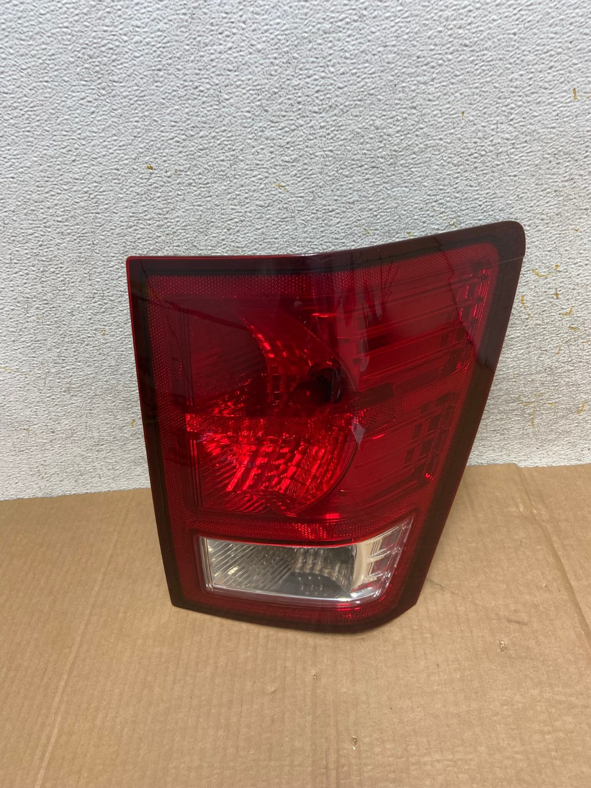 2007 2008 2009 2010 Jeep Grand Cherokee Right Passenger Tail Light AI5690 LK0