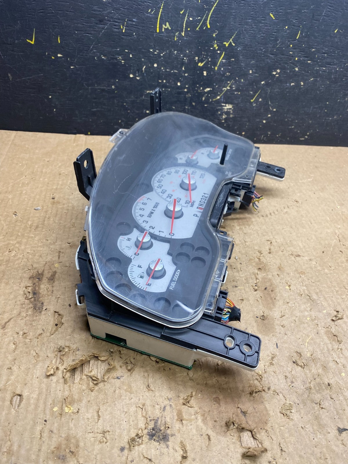 2004 2005 Mercury Mountaineer Instrument Cluster Speedometer Gauge OEM z7332 DG1