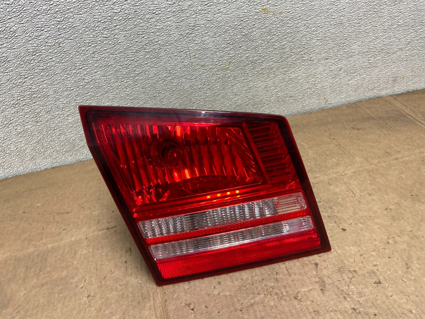 2009 2010 2011 Dodge Journey Left Driver Inner Trunk Lid Tail Light Oem Y5936 DG0