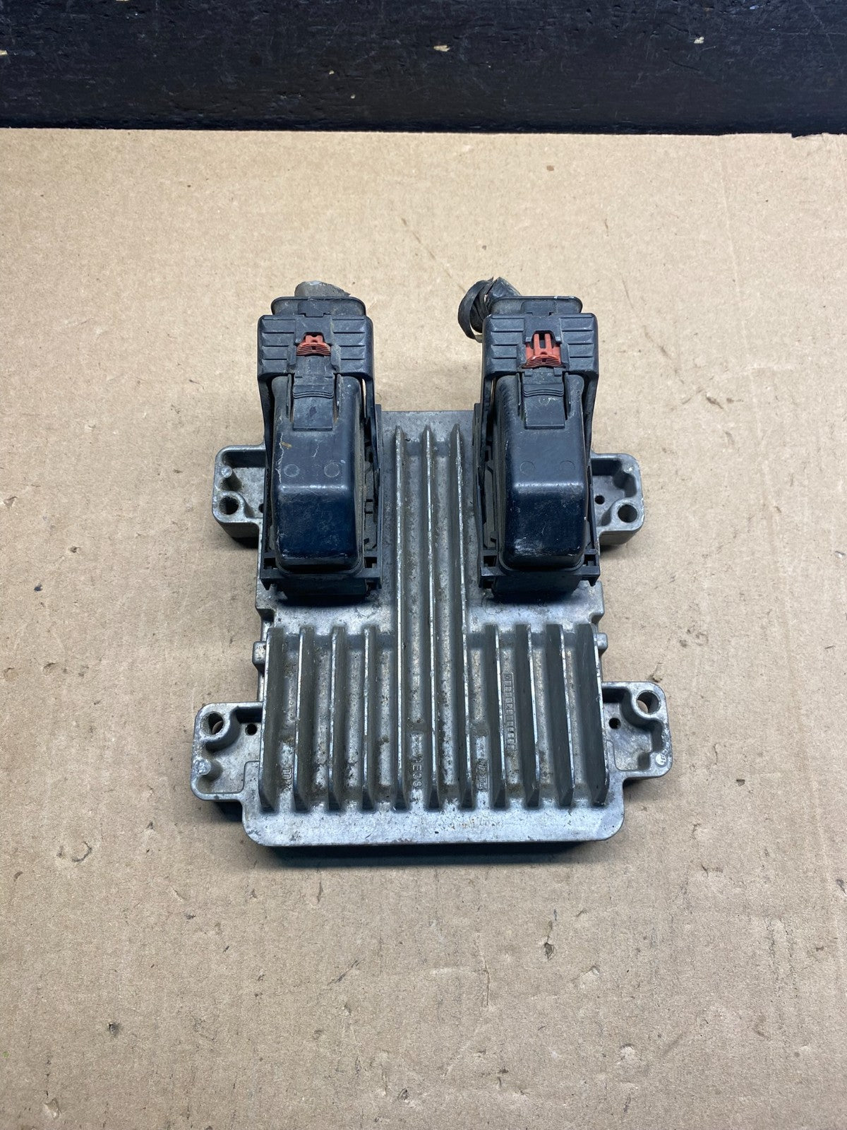 2010-2014 Chevrolet Yukon Tahoe Suburban Engine Control Module ECM ECU AE7491 DW0