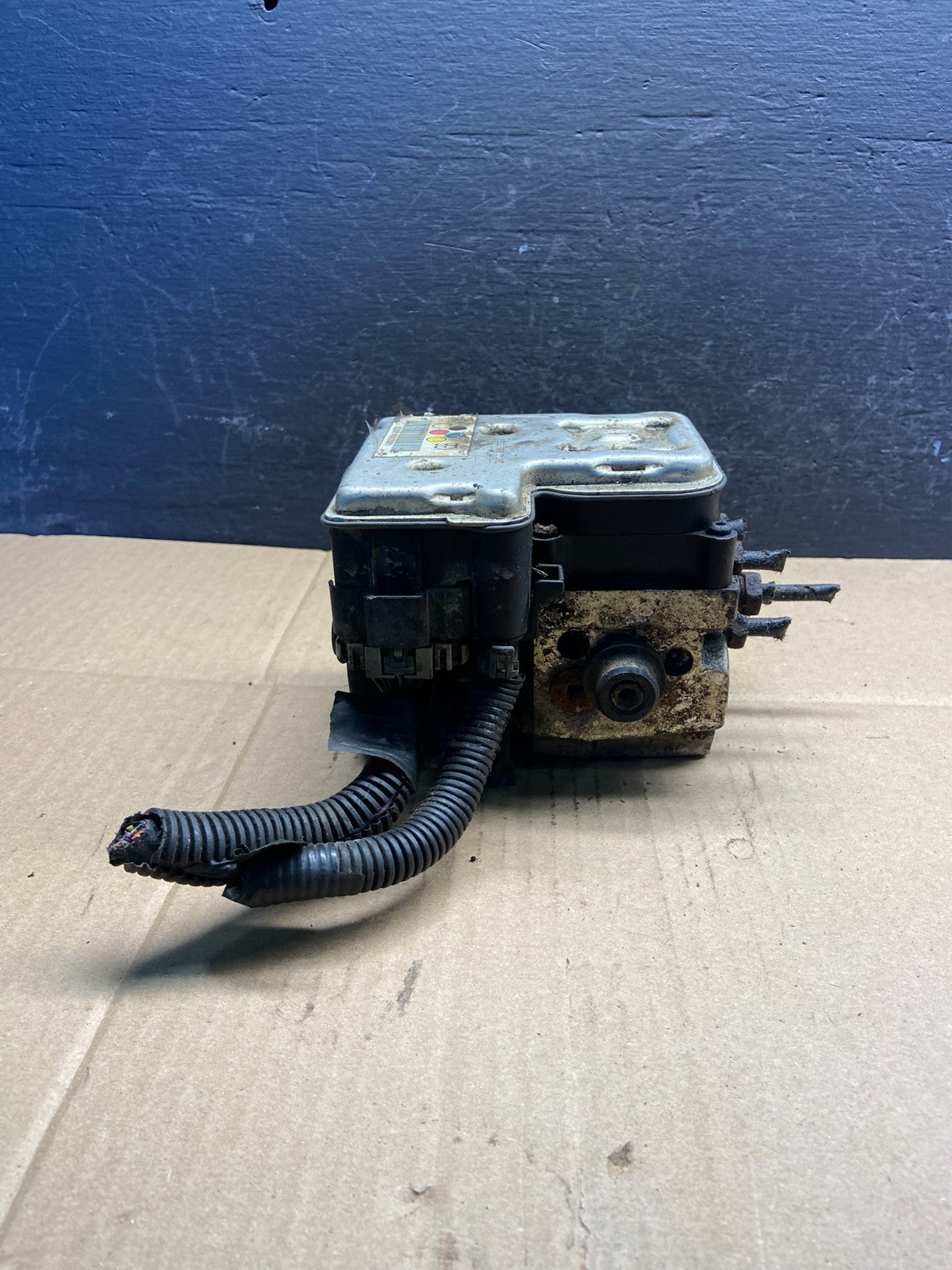 2004-07 Chevrolet Express ABS Pump Control 13567136 Module AD1784 DG4