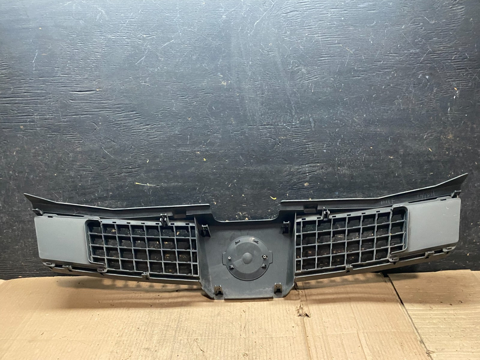 2004 to 2006 Nissan Quest Front Upper Grill Grille W4839 DG6