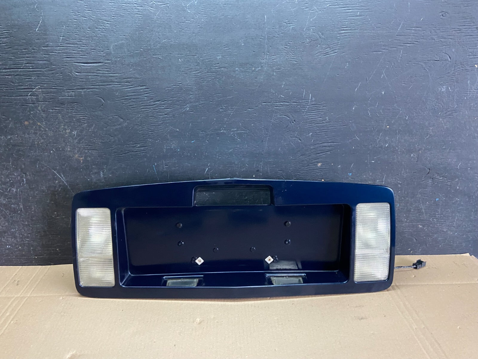 2004-2009 Cadillac SRX Trunk Panel Lid Backup License Plate i7356 PS0