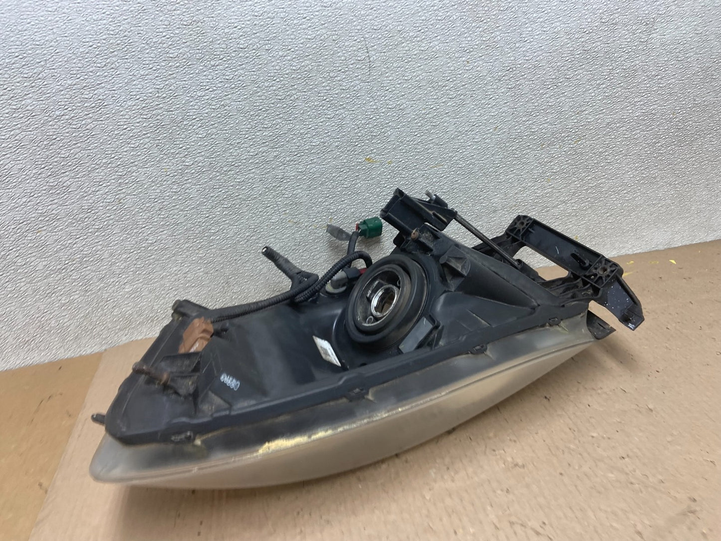 2006 to 2008 Dodge Ram 2500 Right Passenger Halogen Headlight OEM AA0605 DW6