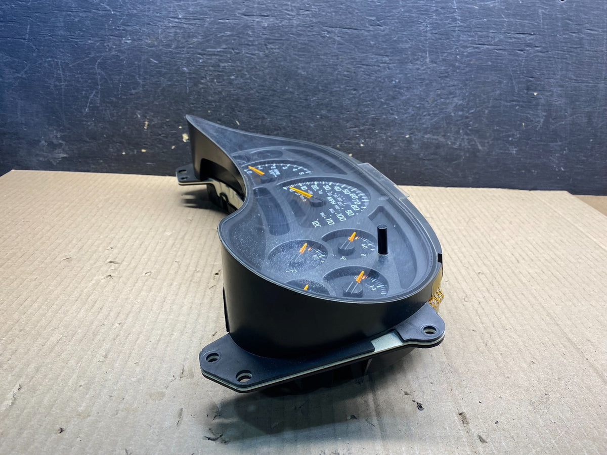 2003 to 2006 Chevrolet Silverado Speedometer Instrument Cluster ai4873 DG2