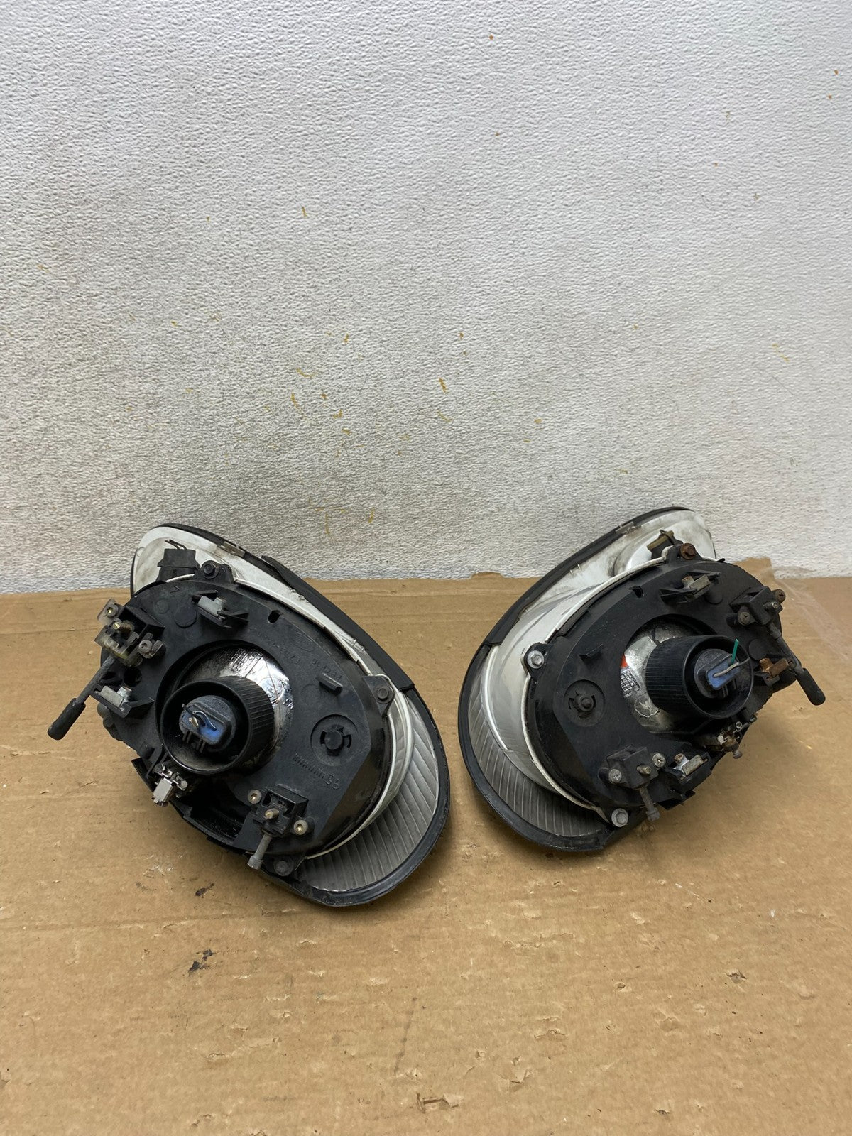 1996 to 1999 Mercury Sable Left+Right Side Set Halogen Headlights AH8393 DW6