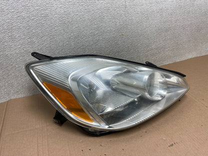 2004-2005 Toyota Sienna Right Passenger Halogen Headlight OEM X9190 DW2