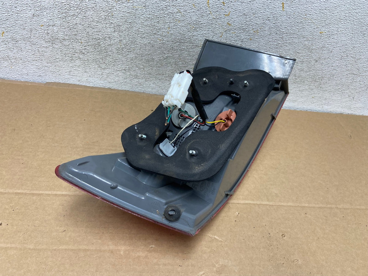 2009 to 2010 Hyundai Sonata Right Passenger Side Tail Light AH7745 LK5