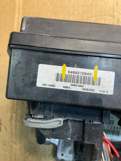 2007 Jeep Grand Cherokee Integrated Power Fuse Box 04692109ac Y4223 DG6