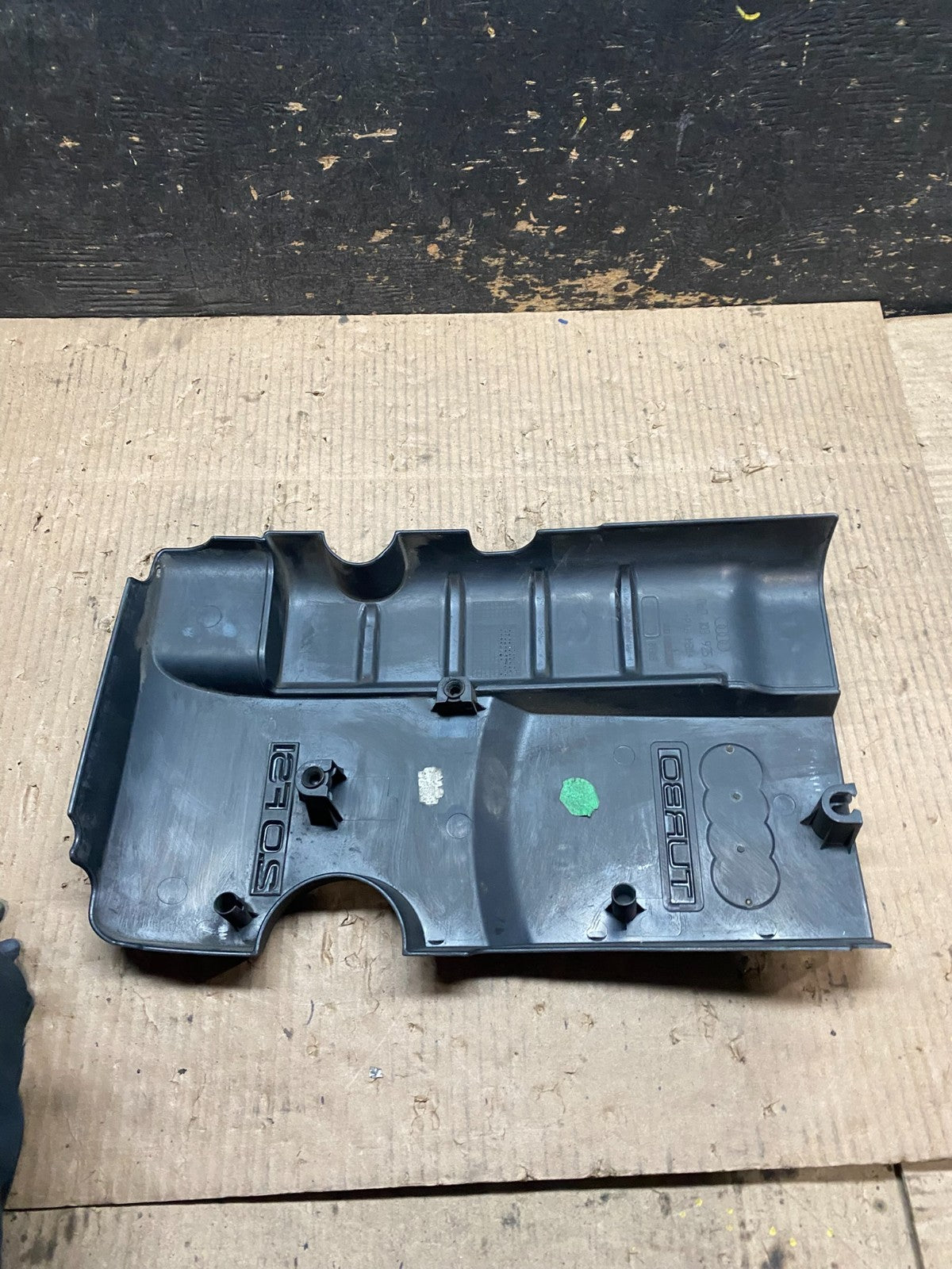 2005 to 2008 Audi  A4 2.0L FSI Engine Cover  Garnish Oem w6207 DG6