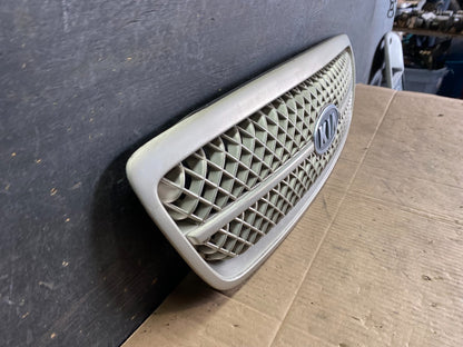 2004 to 2005 Kia Sedona Front Upper Grill Grille OEM r7819 DG2