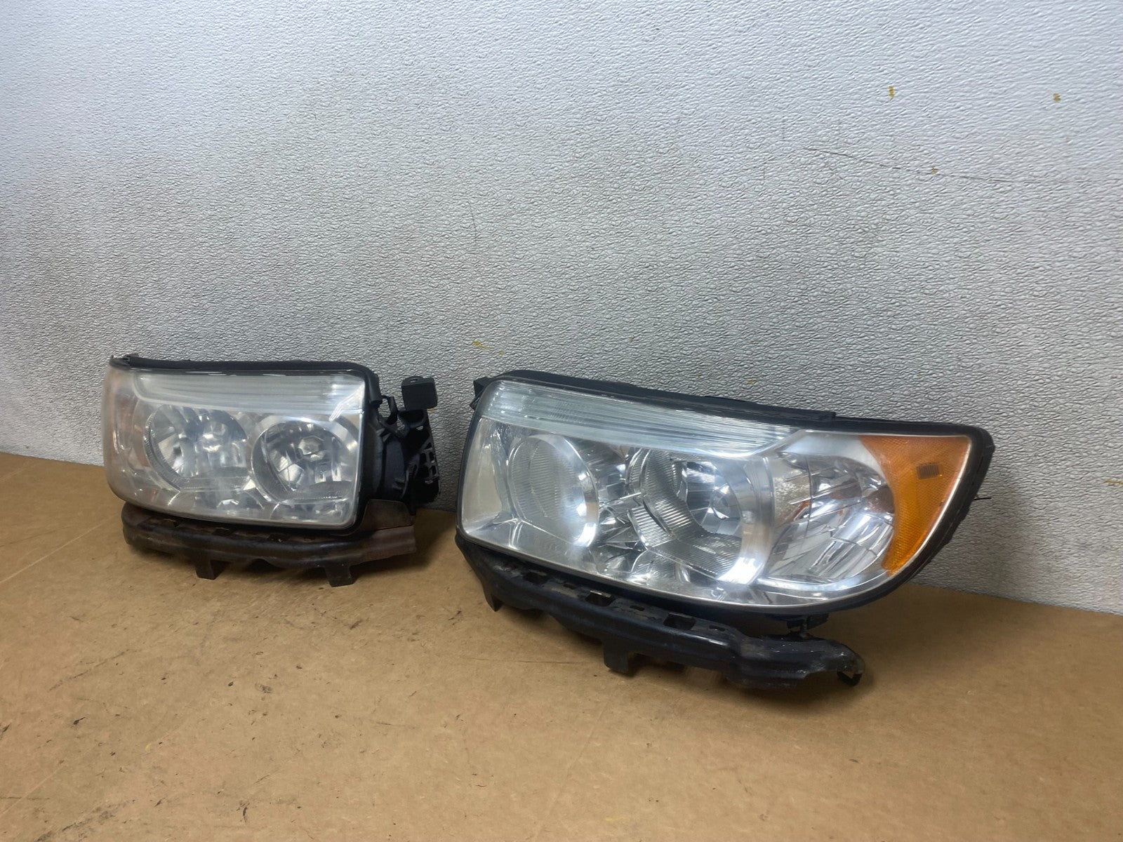 2006-2008 Subaru Forester Left+Right Headlights Halogen X5327 DW1