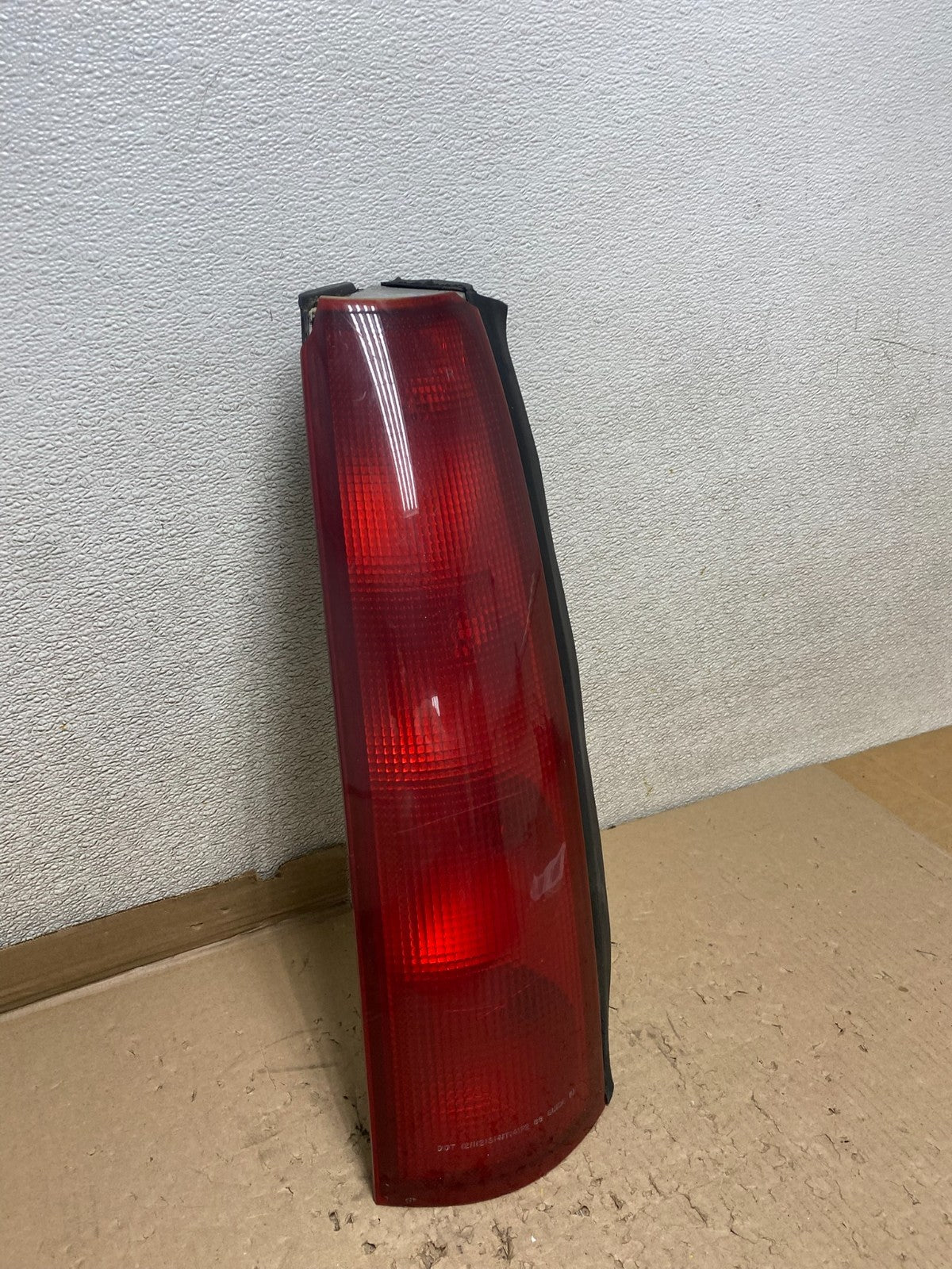 1990-1996 Chevrolet Lumina VAN Right Passenger RH Side Tail Light Oem U2336 DG2