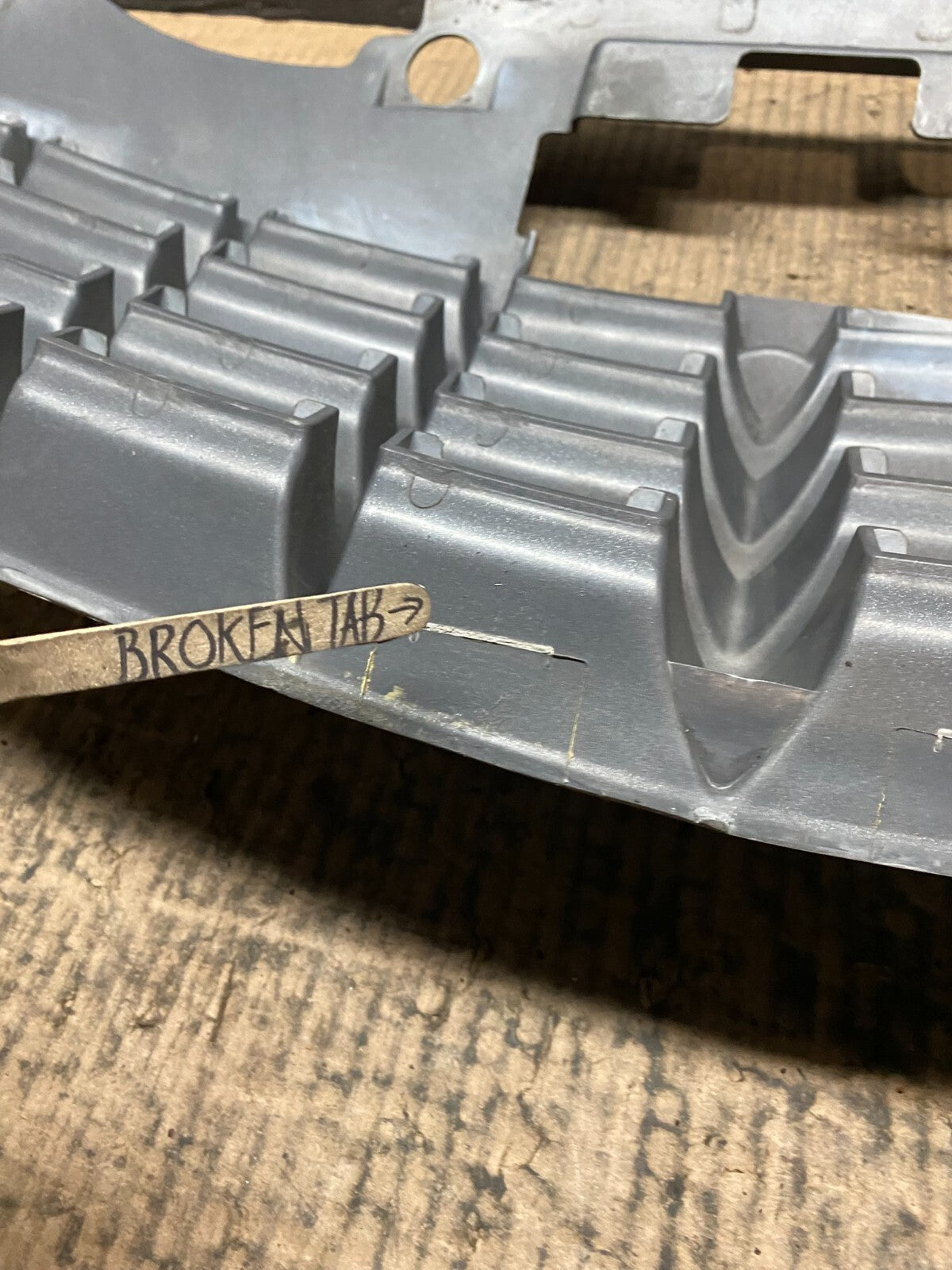 2007 to 2010 Chrysler Sebring Front Upper Grille Grill N2086 DG Aftermarket13