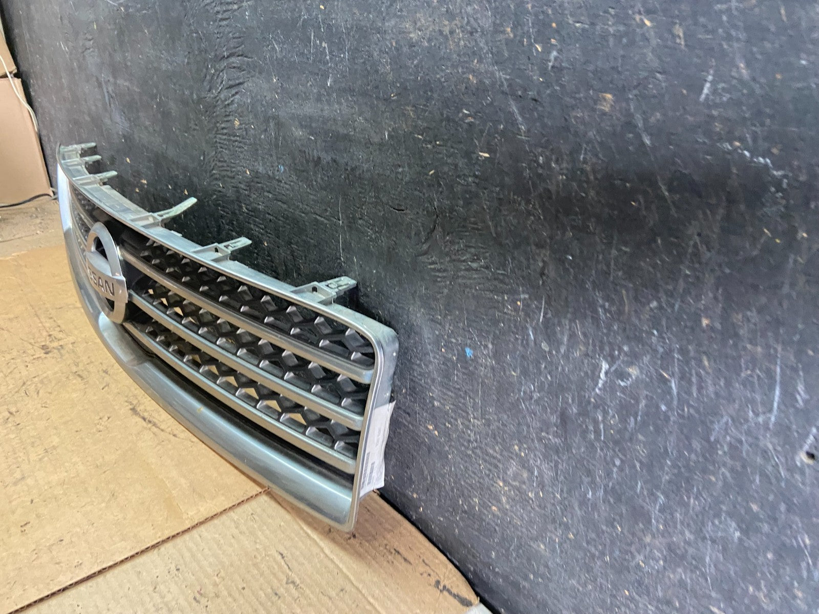 2009 to 2011 Nissan Maxima Front Upper Grill Grille Aftermarket Q9949 DG1