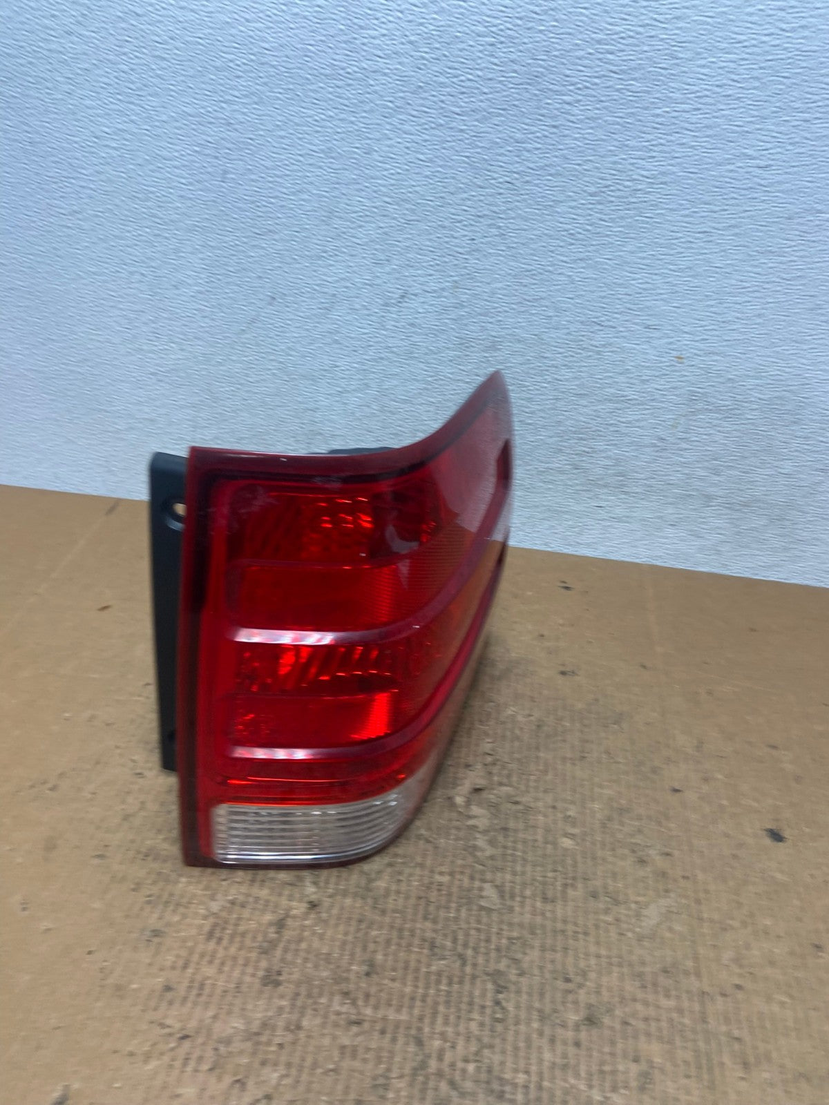 2003 2004 2005 2006 Ford Expedition Right Passenger Rh Tail light AE2870 LK2