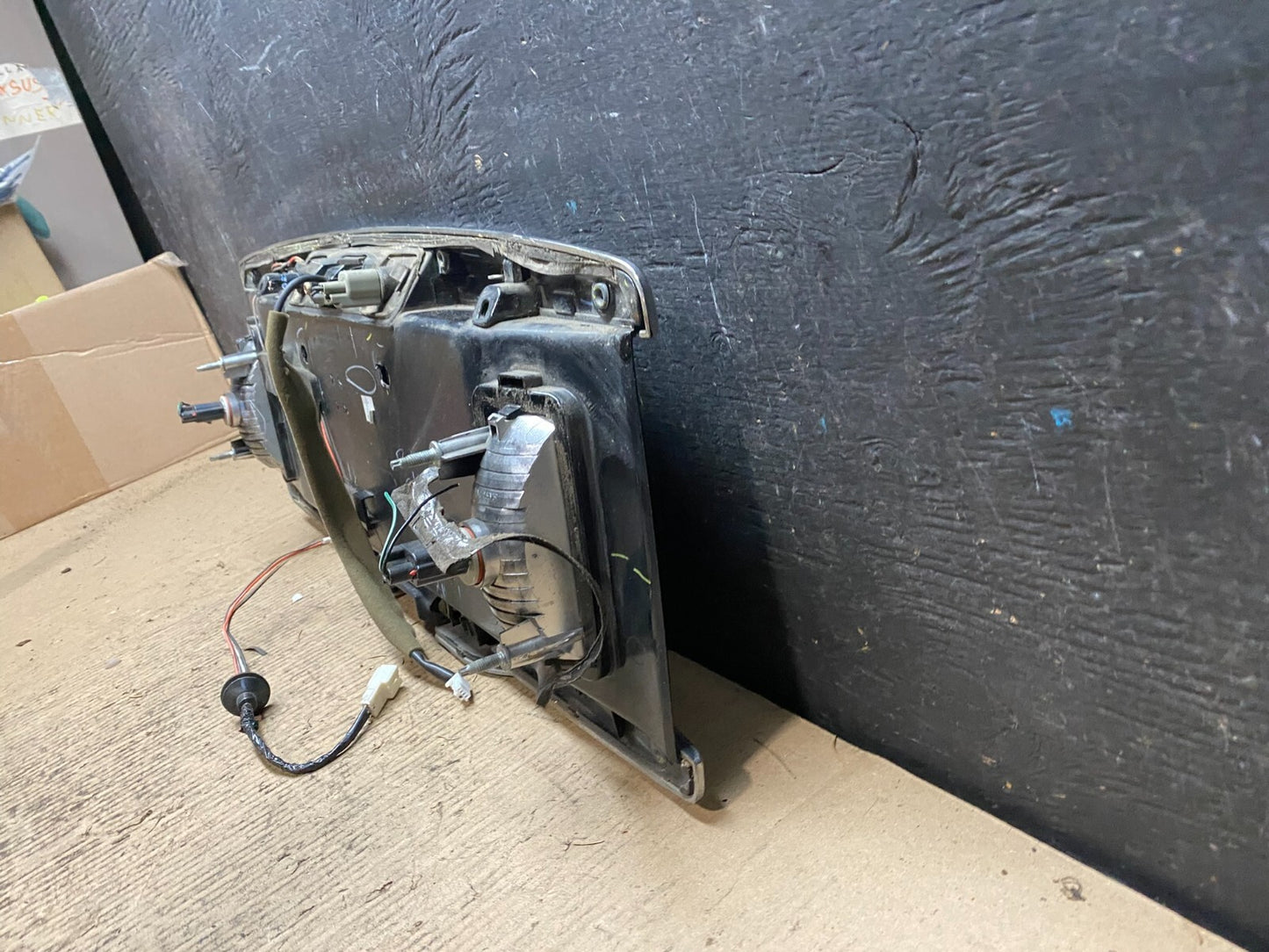 2004 to 2007 Infiniti QX56 License Plate Bracket With Camera N3278 PS7
