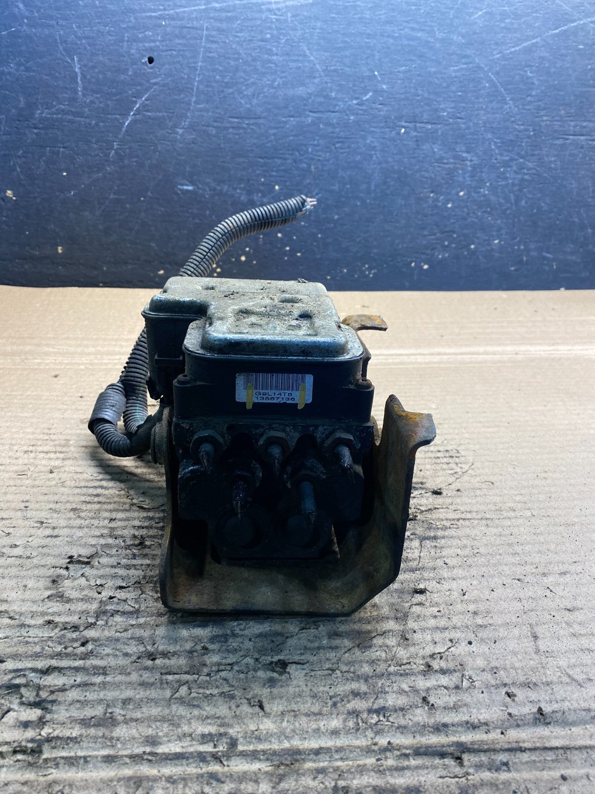 2004-07 Chevrolet Express ABS Pump Control OEM 13567136 Module AA3333 DG1