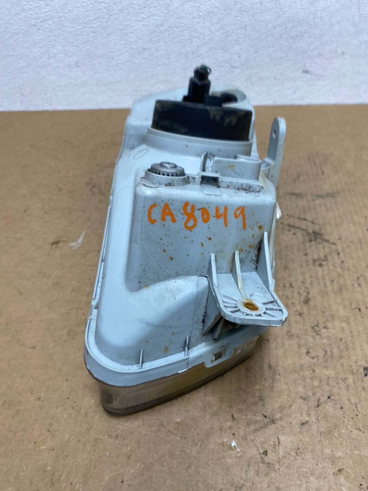 2000 to 2002 Hyundai Accent Left Driver Halogen Headlight AC3485 DW5