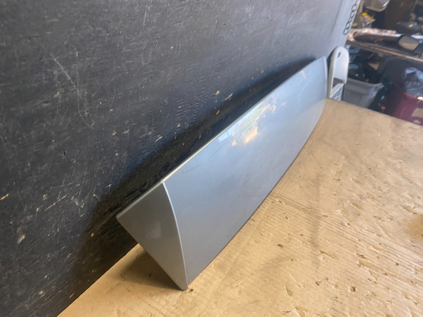 2006 to 2010 BMW 530i Wagon Trunk Hatch Spoiler OEM R5335 DG2