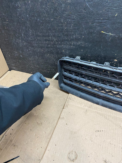 2009 to 2011 Nissan Maxima Front Upper Grill Grille 62070-9N00A W2566 DG7