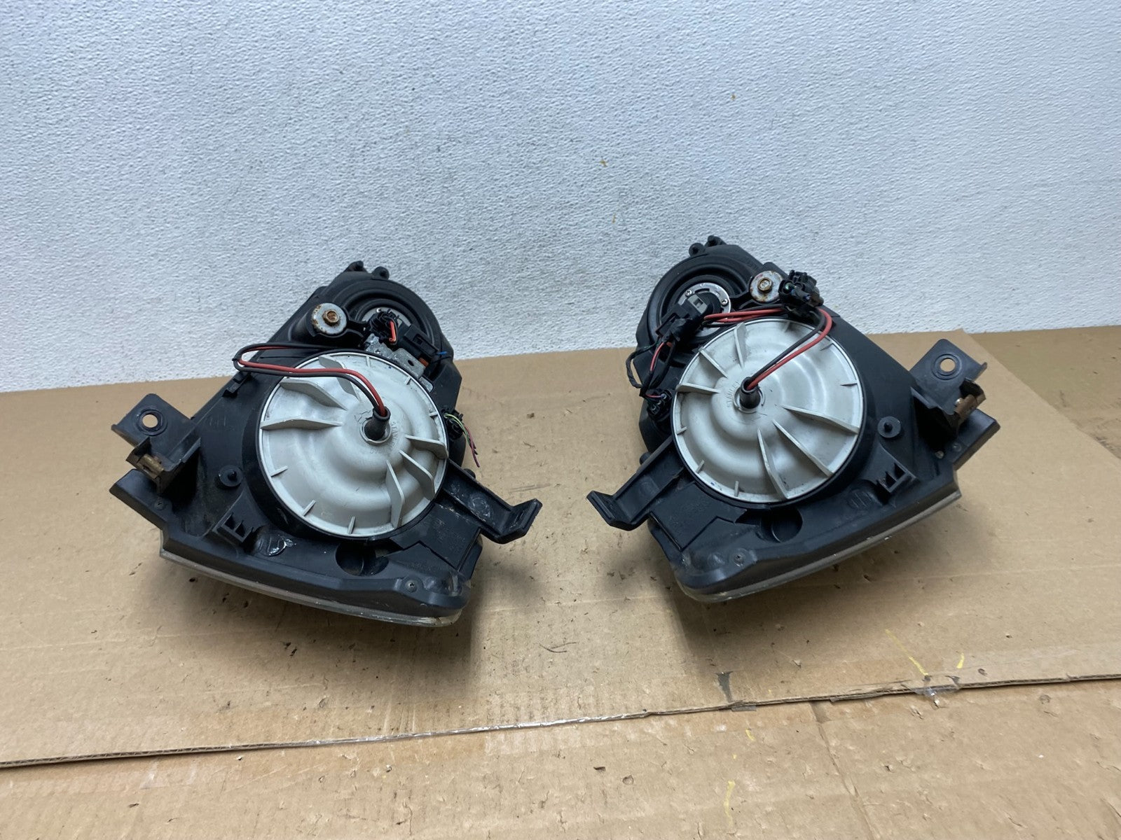 2005 to 2006 Nissan Altima Left+Right Set Halogen Headlights AE6139 DW9