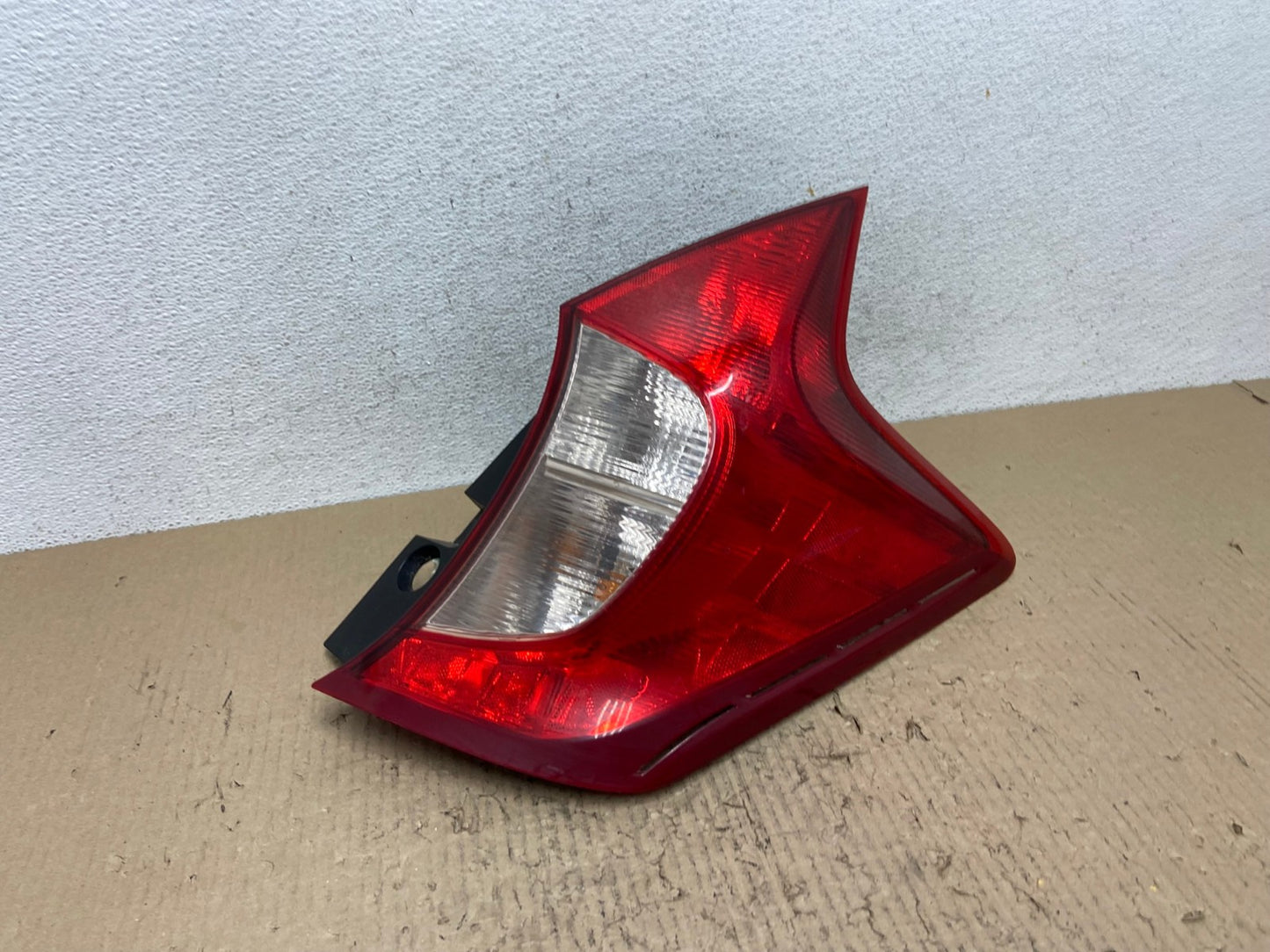 2014 - 2019 Nissan Versa Note Hatchback Right Passenger Tail Light AF2972 LK0