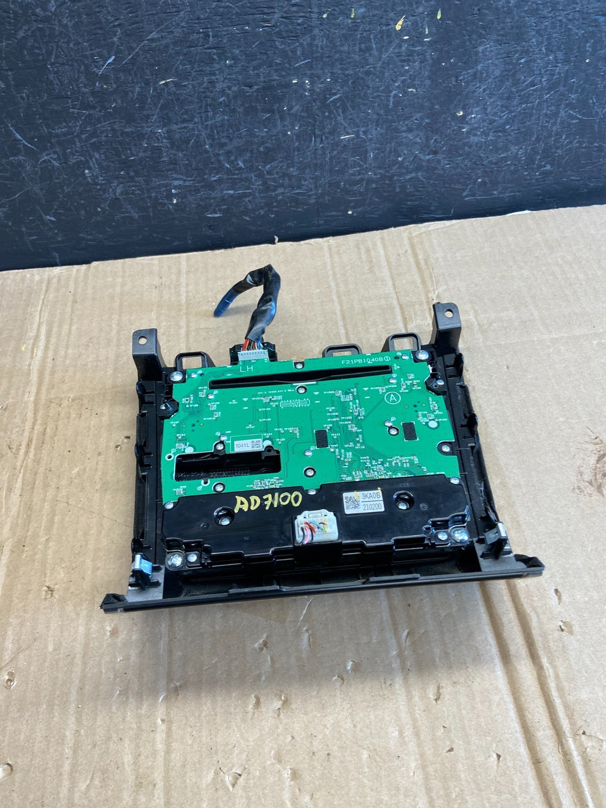 2013 to 2016 Nissan Pathfinder Radio Temperature Climate Control AD7100 DG3