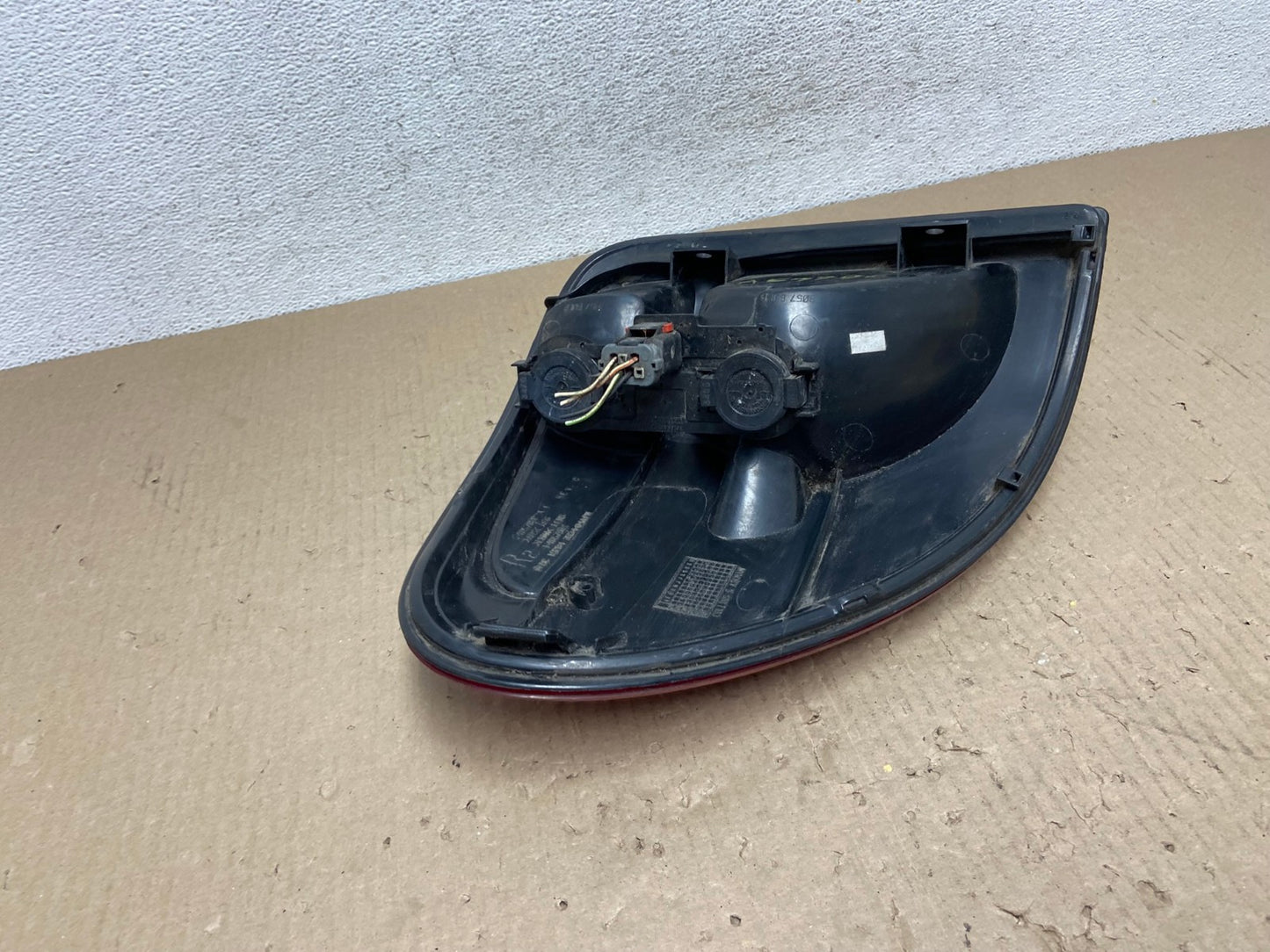 2004 - 2007 Dodge Grand Caravan Right Passenger Side Tail Light AE9796 LK4