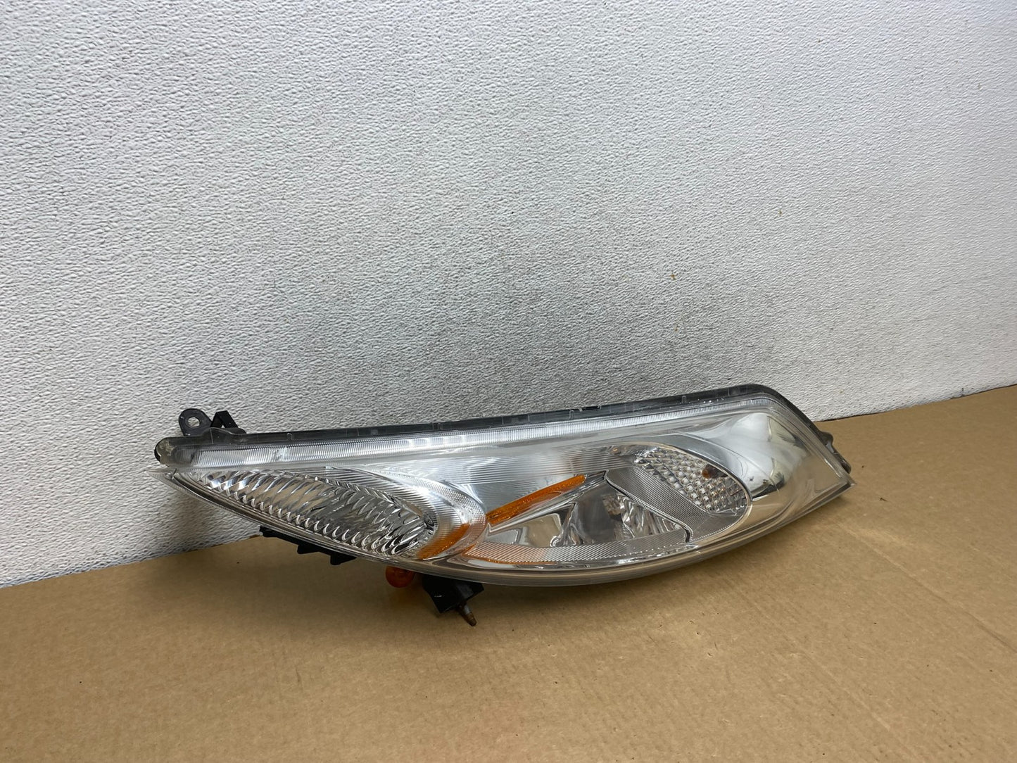 2011-2014 Nissan Juke Turn Signal Headlight Left Driver LH Halogen AG1977 DW2