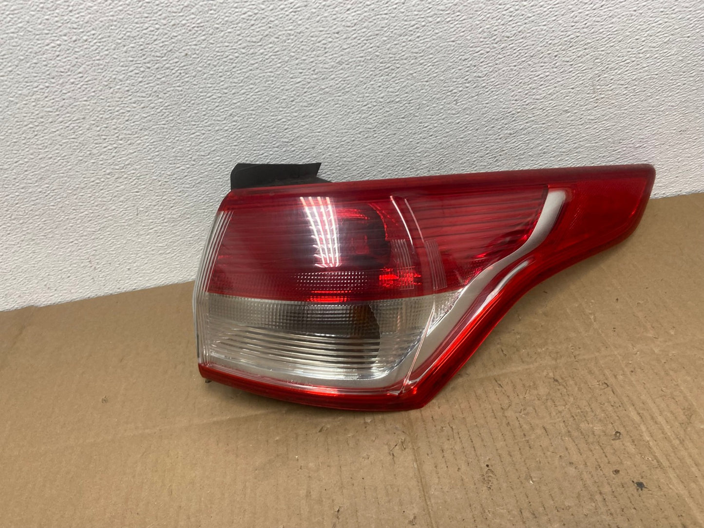 2013 to 2016 Ford Escape Right Passenger RH Side Tail Light Oem AB8167 LK0