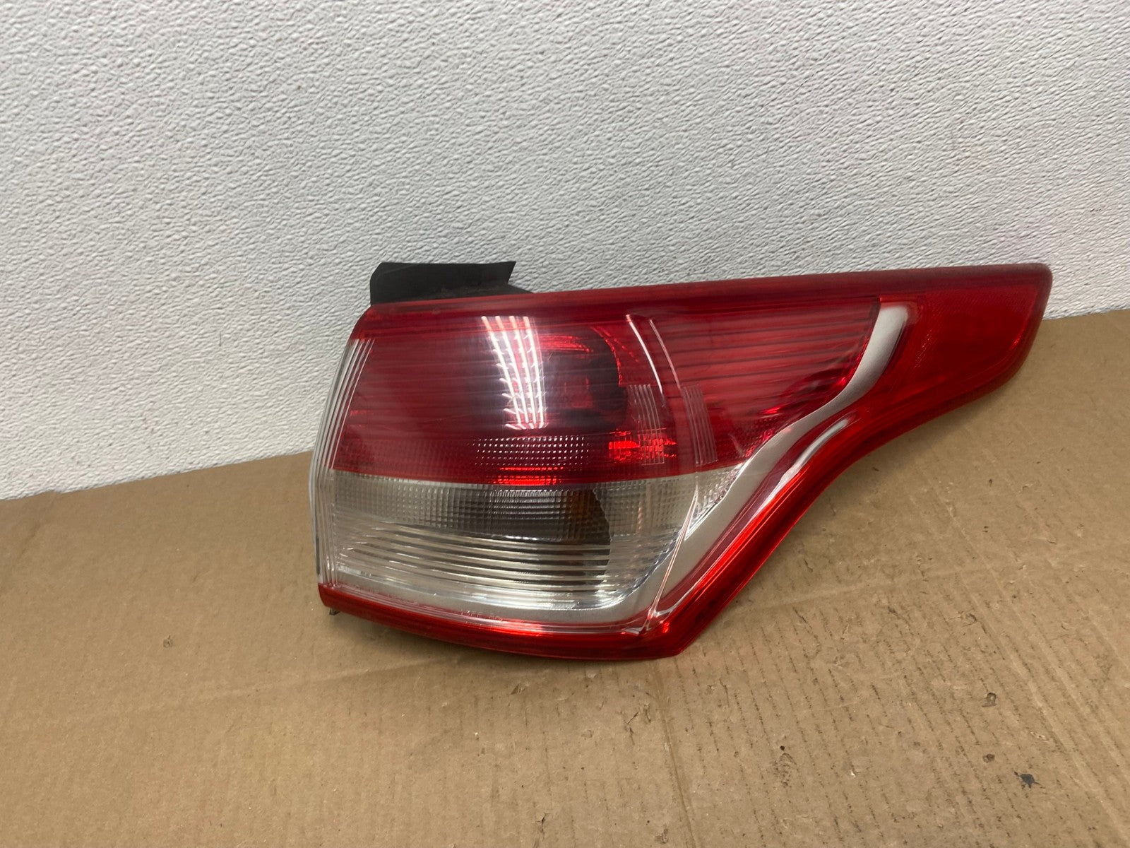2013 to 2016 Ford Escape Right Passenger RH Side Tail Light Oem AB8167 LK0