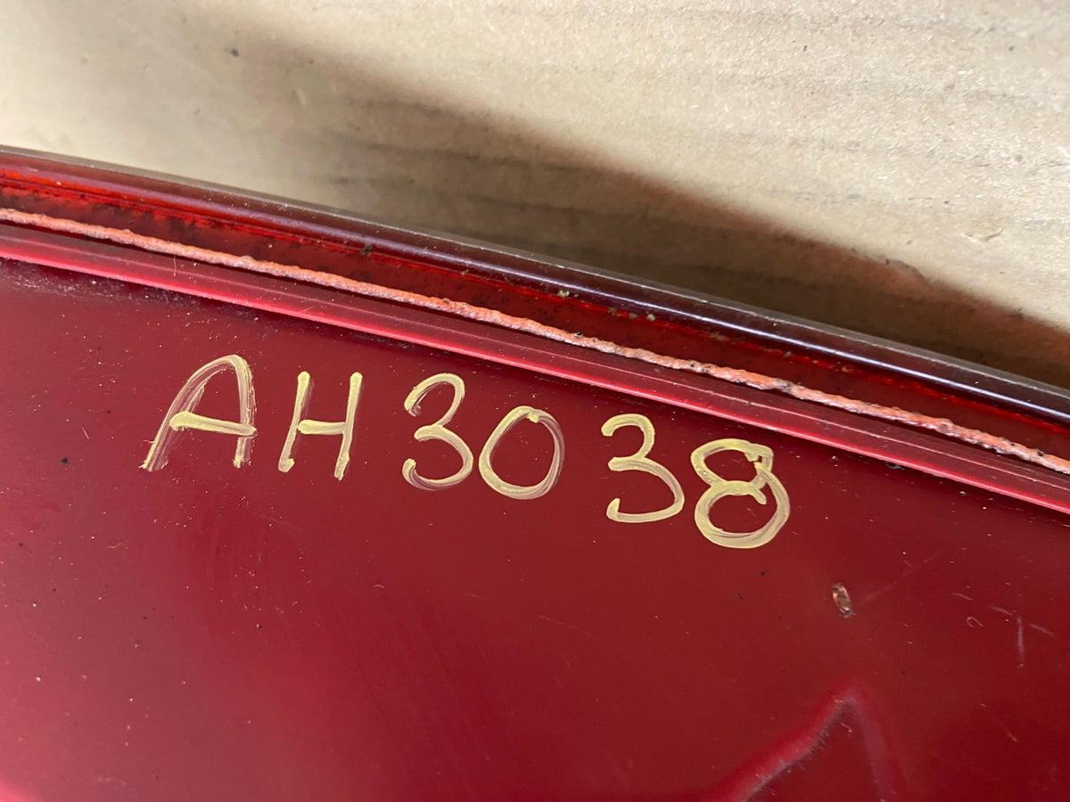 2002 - 2005 Hyundai Sonata Right Passenger RH Side Tail Light AH3038 LK7