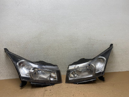 2011 to 2015 Chevrolet Cruze Halogen Left+Right Set Headlights W0986 DW0