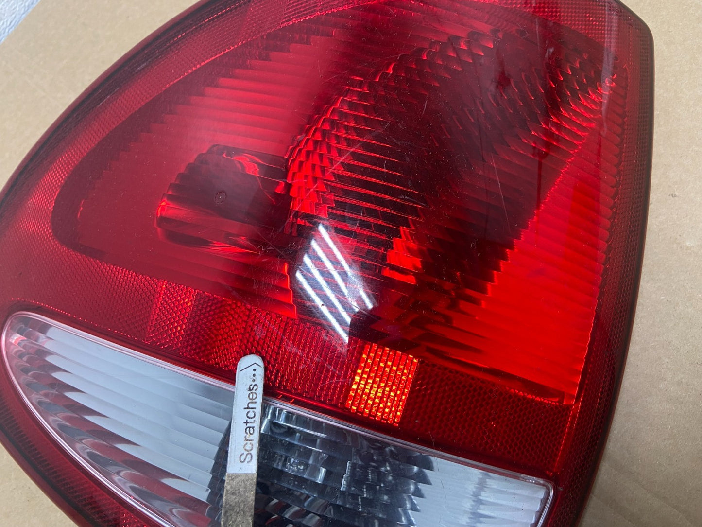 2004 - 2007 Dodge Grand Caravan Right Passenger Side Tail Light AF7271 DW3